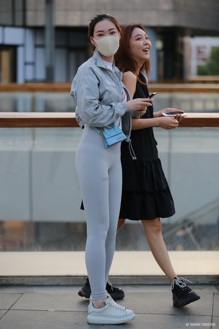 精选街拍 – 休闲舒适瑜伽服-脱兔网