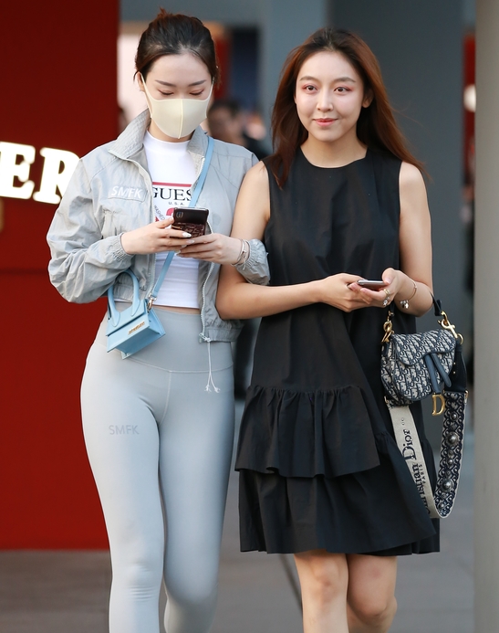精选街拍 – 休闲舒适瑜伽服