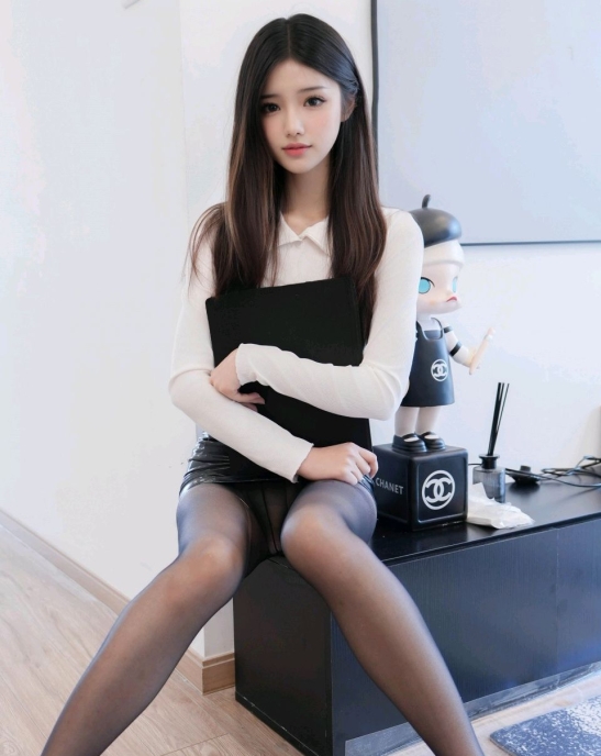 [XiuRen秀人网] 2025.07.07 No.10515 琉璃ww 性感白T