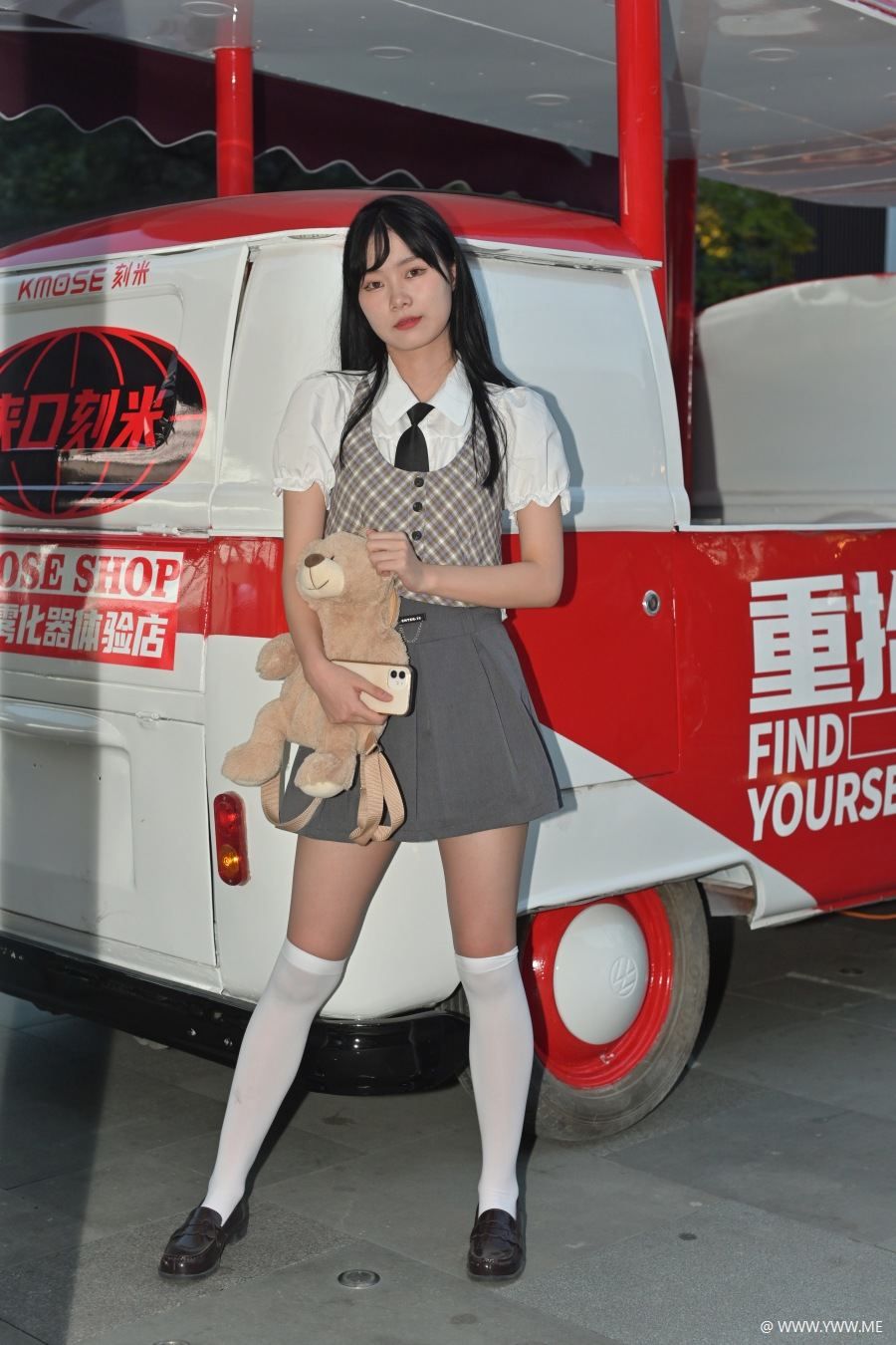 精选街拍 – 靓丽百褶裙-HDMISS