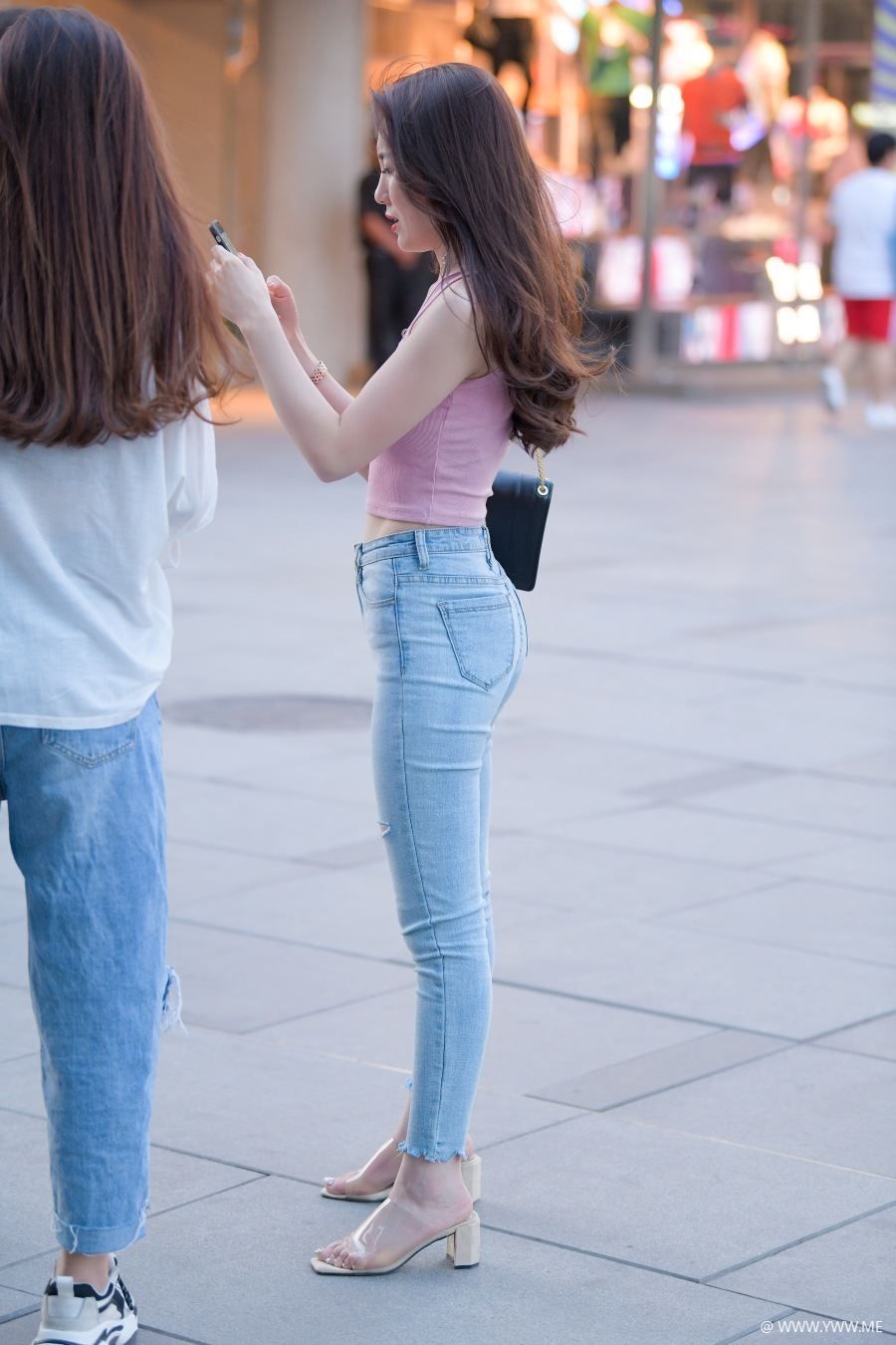 精选街拍 – 清纯动人粉色系-尤丝