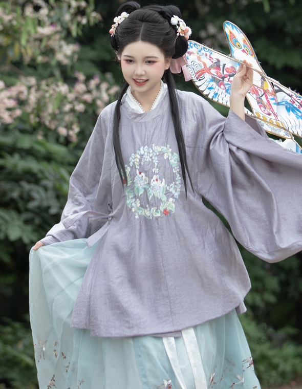 [YWW.ME] 2025.04.15 春日游 鹅鹅吃不饱