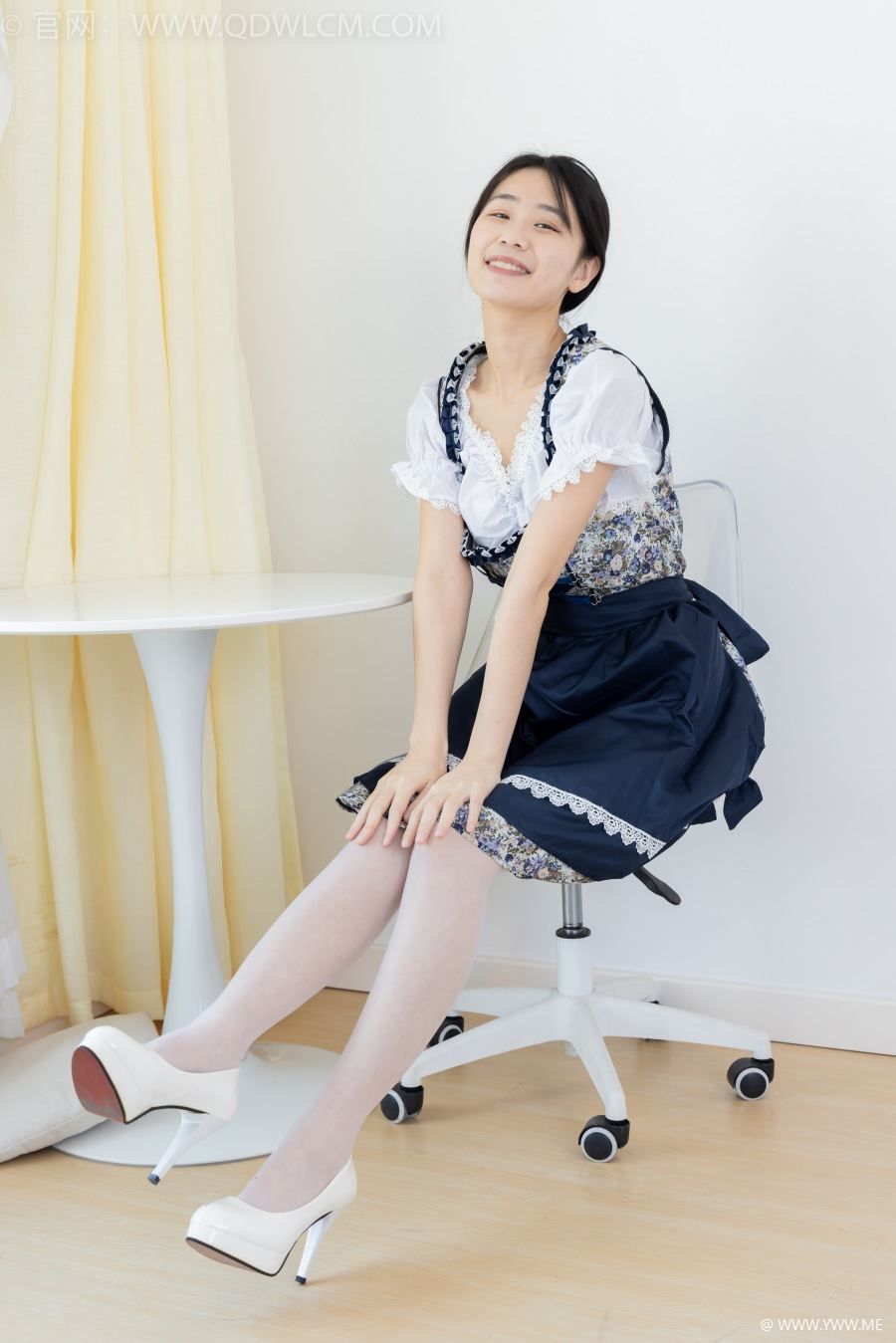 物恋传媒 NO.2365 菜菜-高跟鞋、薄白丝(脚尖加固款)、裸足-脱兔网