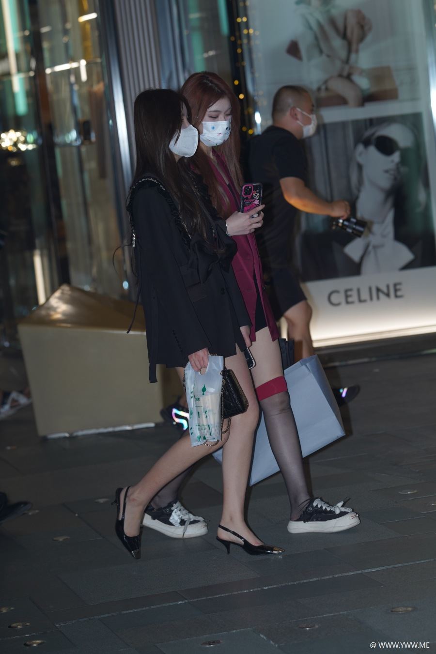 精选街拍 – 黑丝短裙小姐姐-尤丝