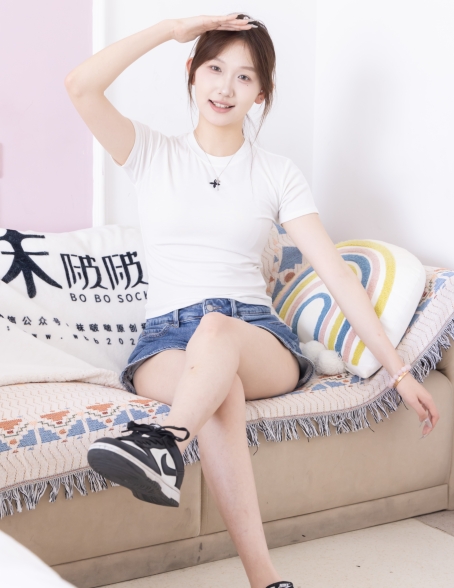 [BoBoSocks袜啵啵] NO.553 香菜-板鞋、短白棉袜、裸足