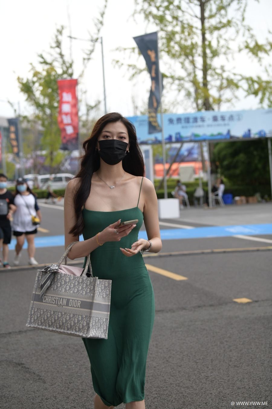 精选街拍 – 绿色长裙-HDMISS