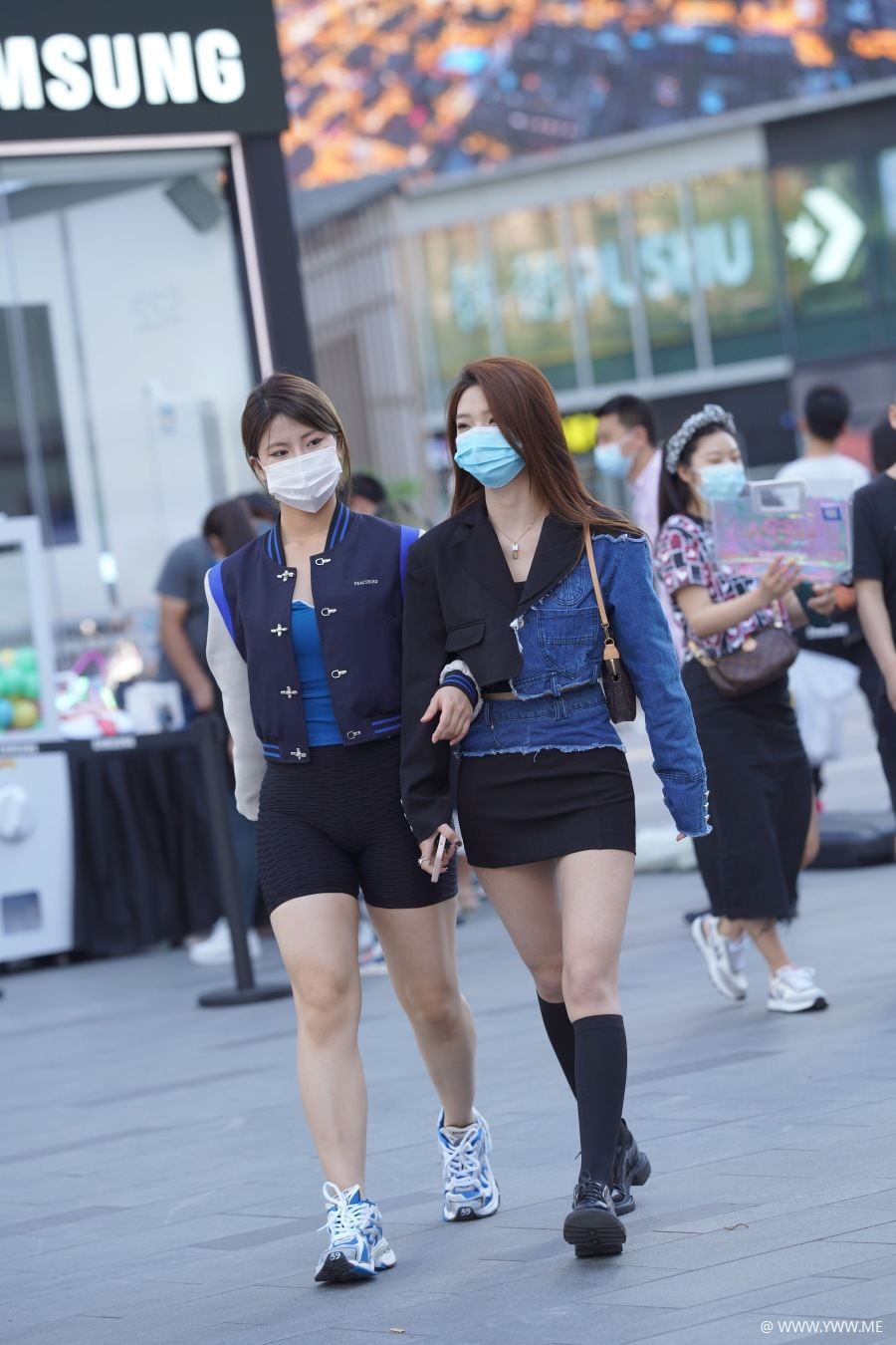 精选街拍 – 迎面而来的青春气息-脱兔网