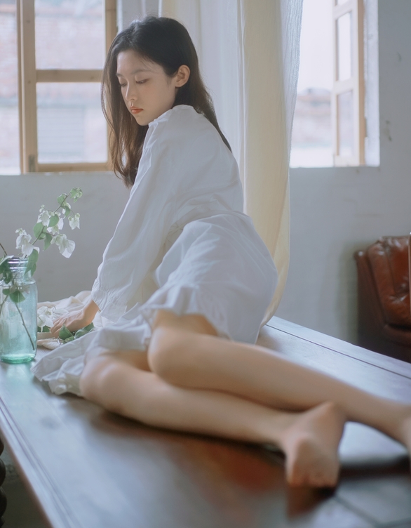 [YWW.ME] 2025.04.28 酷似亦菲的清冷神仙少女 一只柚子