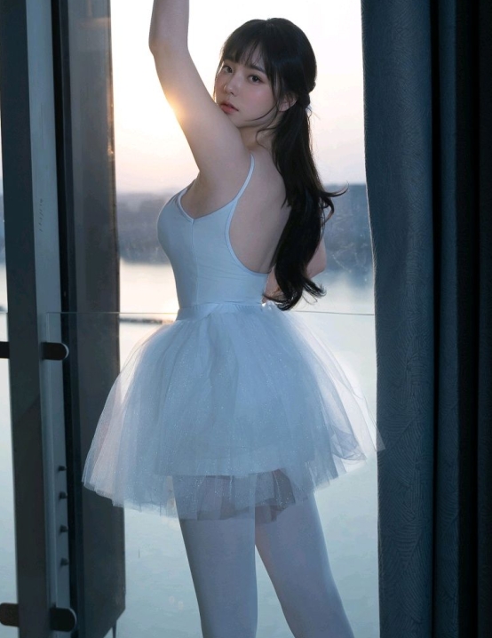 [XiuRen秀人网] 2025.07.23 No.10575 软情 白色芭蕾服