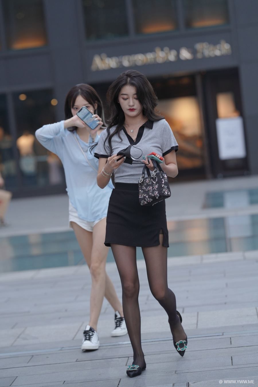 精选街拍 – 简约精致靓丽-脱兔网