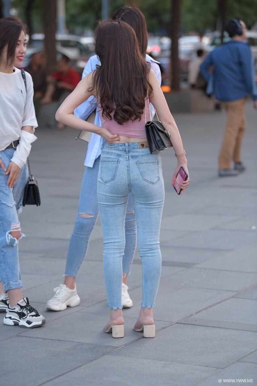精选街拍 – 清纯动人粉色系-像素点
