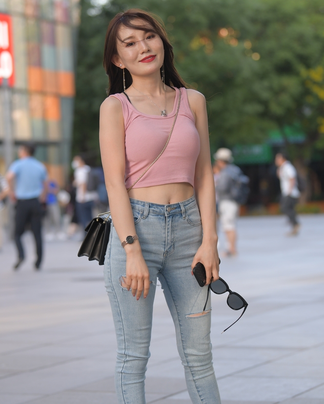 精选街拍 – 清纯动人粉色系