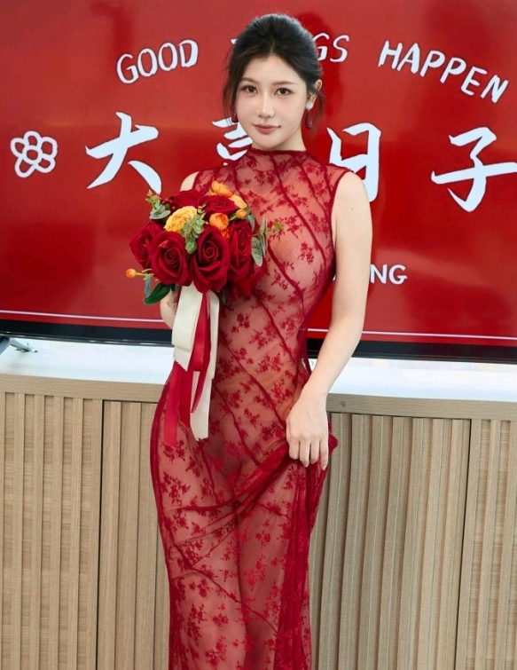 [XiuRen秀人网] 2025.07.24 No.10578 尹甜甜 红色新娘