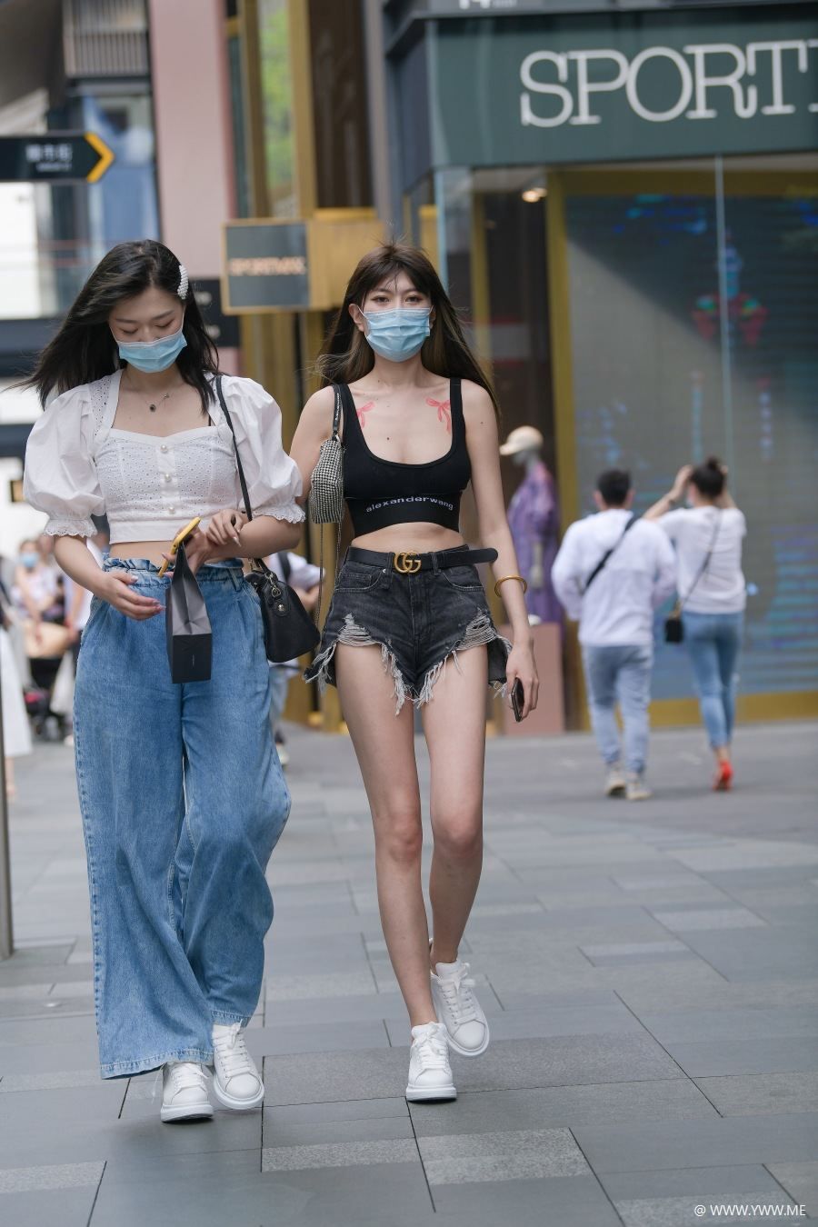 精选街拍 – 时尚V型短裤-HDMISS
