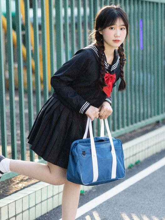 [YWW.ME] 2025.05.05 制服少女 醒醒