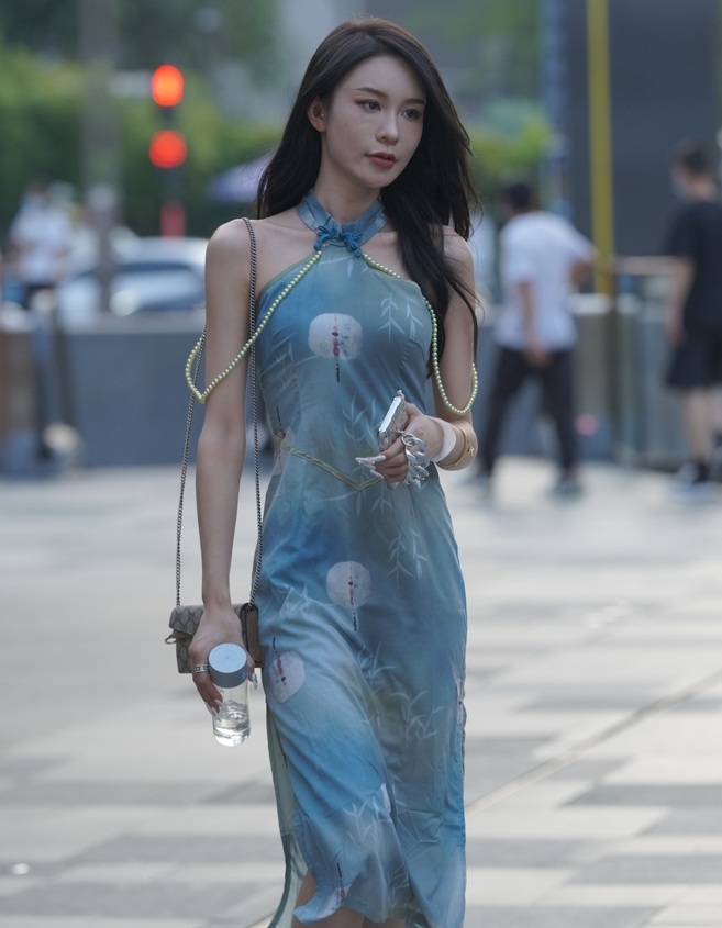 精选街拍 – 复古长裙