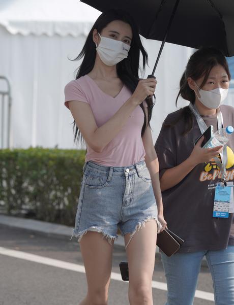 精选街拍 – 高挑甜美可爱