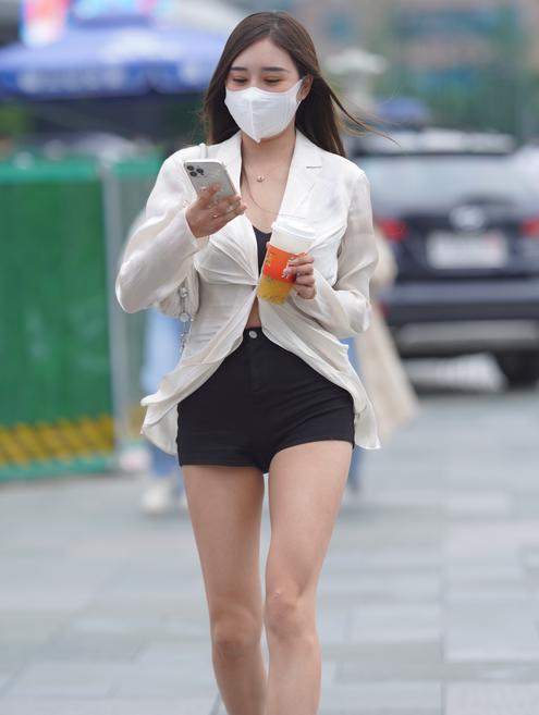 精选街拍 – 靓丽黑白搭配