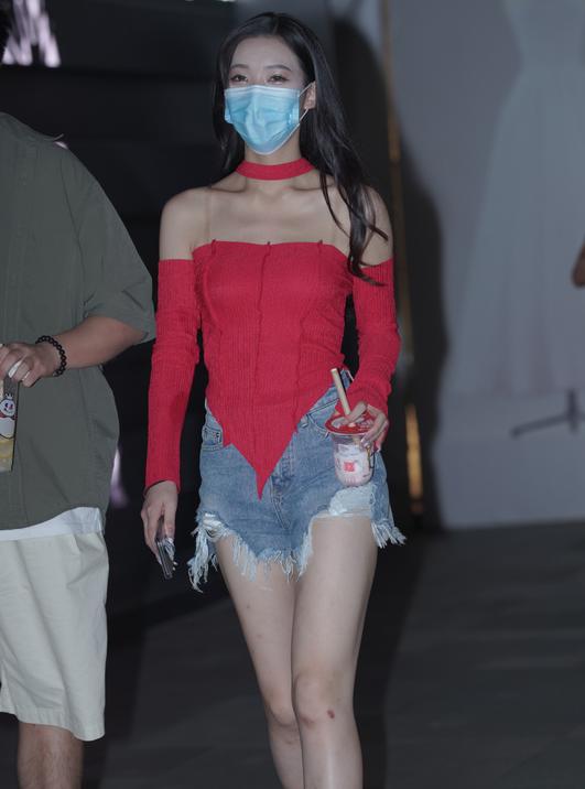 精选街拍 – 青春靓丽的美