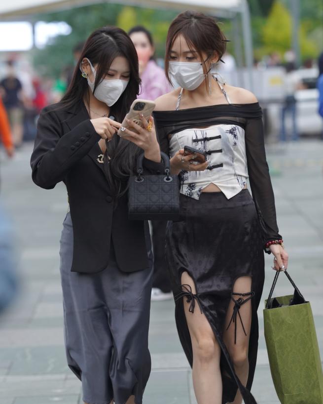 精选街拍 – 精致靓丽闺蜜
