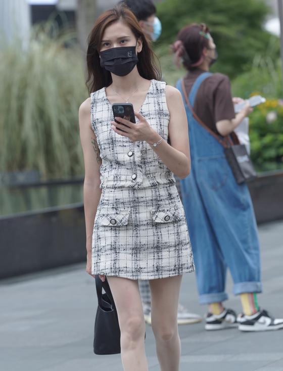 精选街拍 – 优雅知性气质